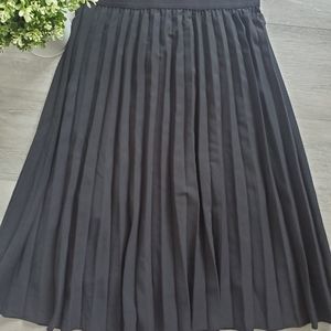 Pleated midi skirt